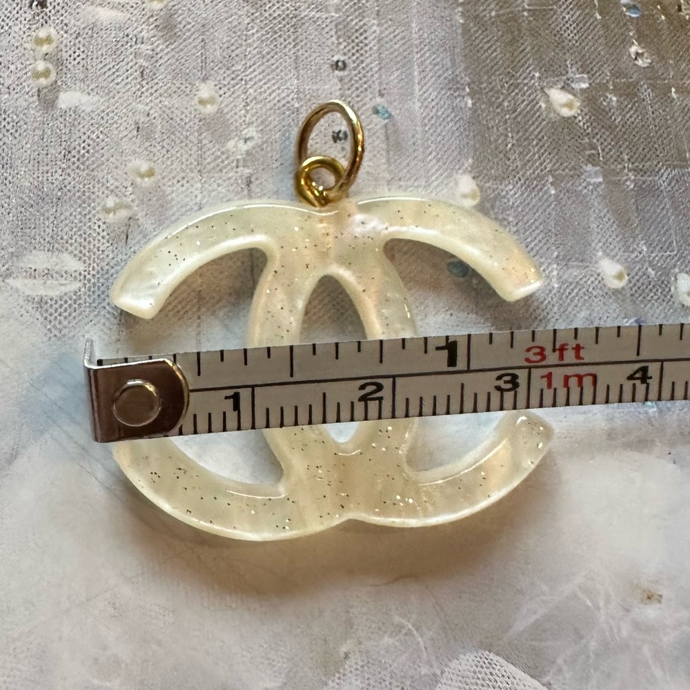 CHANEL Acrylic with Gold Flecks Zipper Pull Charm - Picture 3 of 5